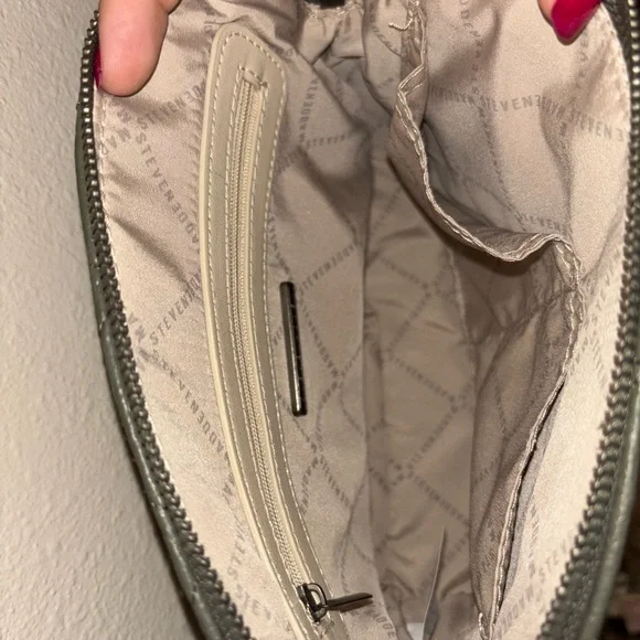 Quilted Green Steve Madden Crossbody Bag - Picture 4 of 6